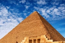 为什么金字塔不能进