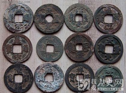 为什么宋代钱币没有清代银币值钱？